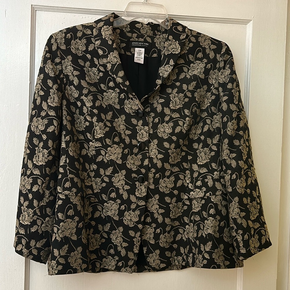 Floral Brocade jacket that looks asian/silk. Wear with velvet or jeans.